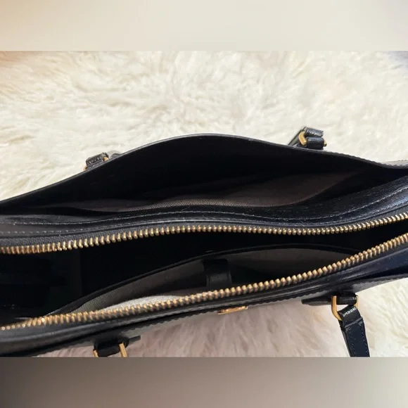 Tory Burch Robinson Small Leather Tote - Picture 11 of 11